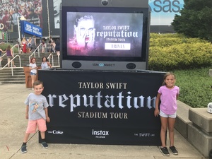 Taylor Swift Reputation Stadium Tour