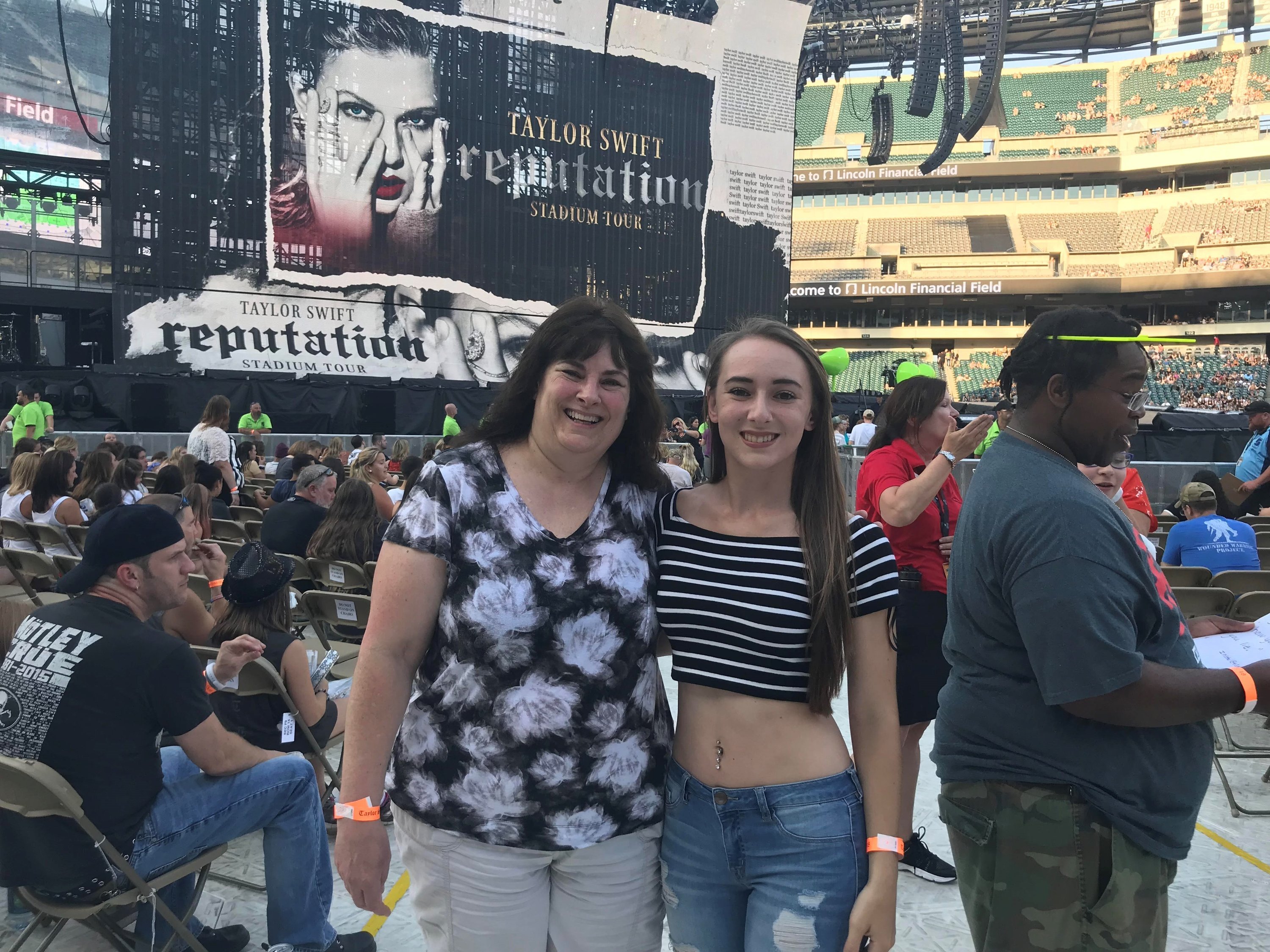 Vocal Coach SHOCKING reaction to REPUTATION STADIUM TOUR for the FIRST TIME