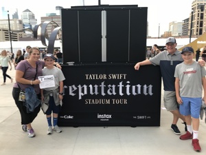 Taylor Swift Reputation Stadium Tour - Pop