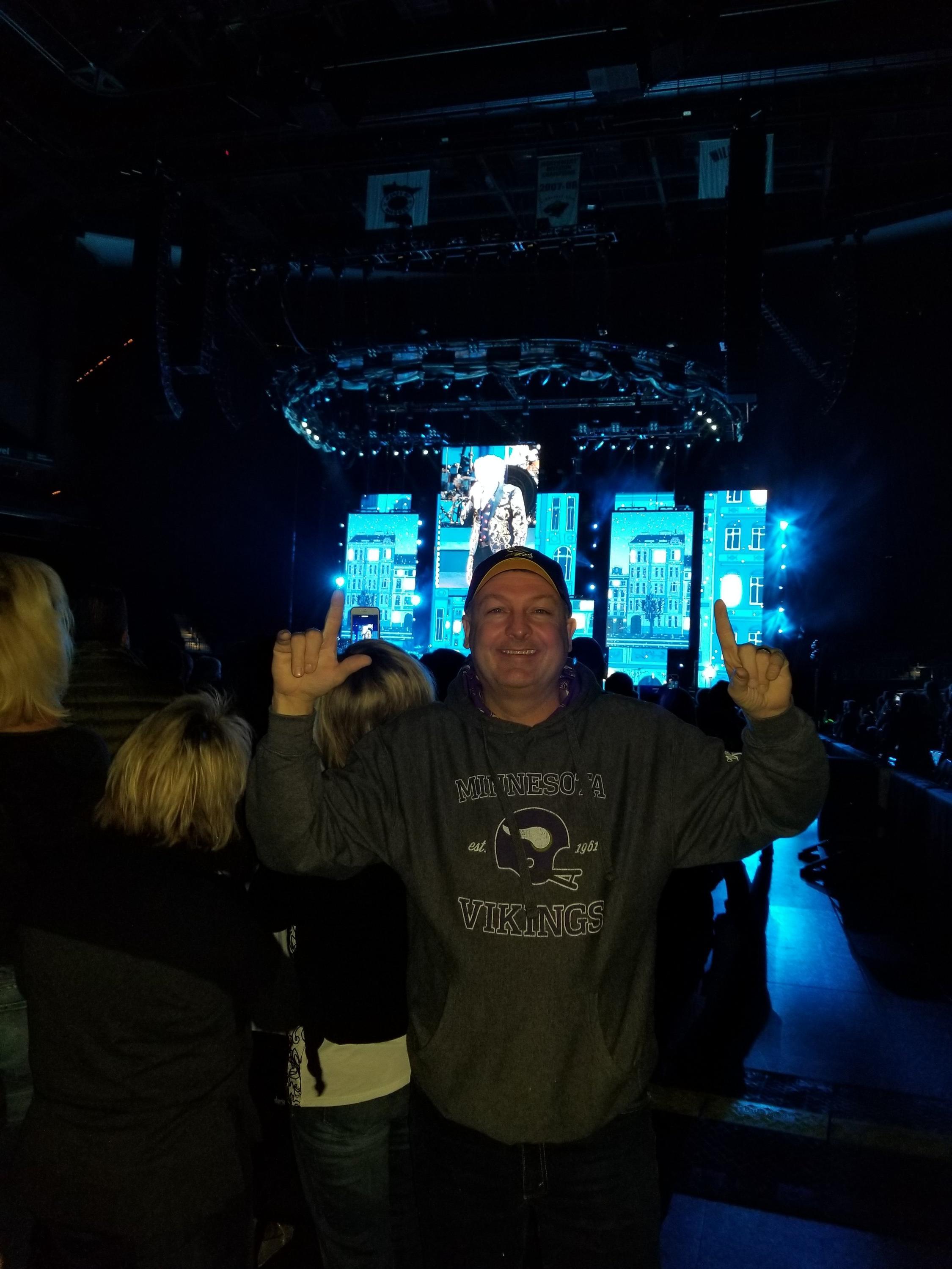 Rod Stewart W/ Special Guest Cyndi Lauper - Pop