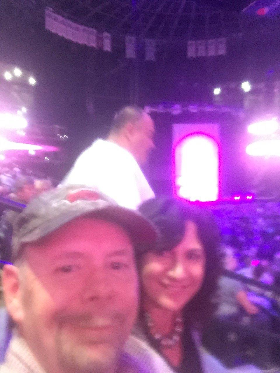 Rod Stewart & Cindi Lauper Live