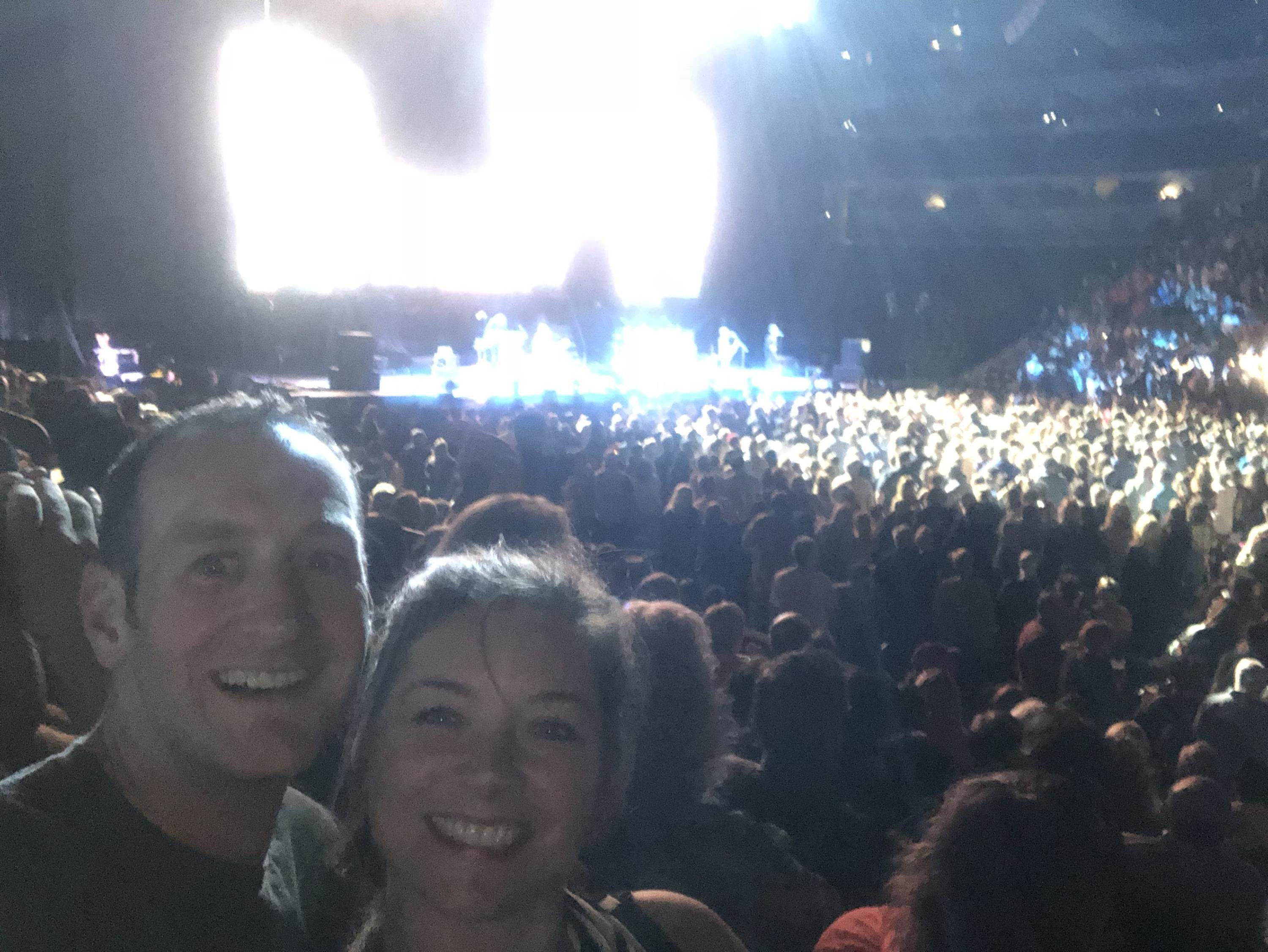 Rod Stewart & Cindi Lauper Live