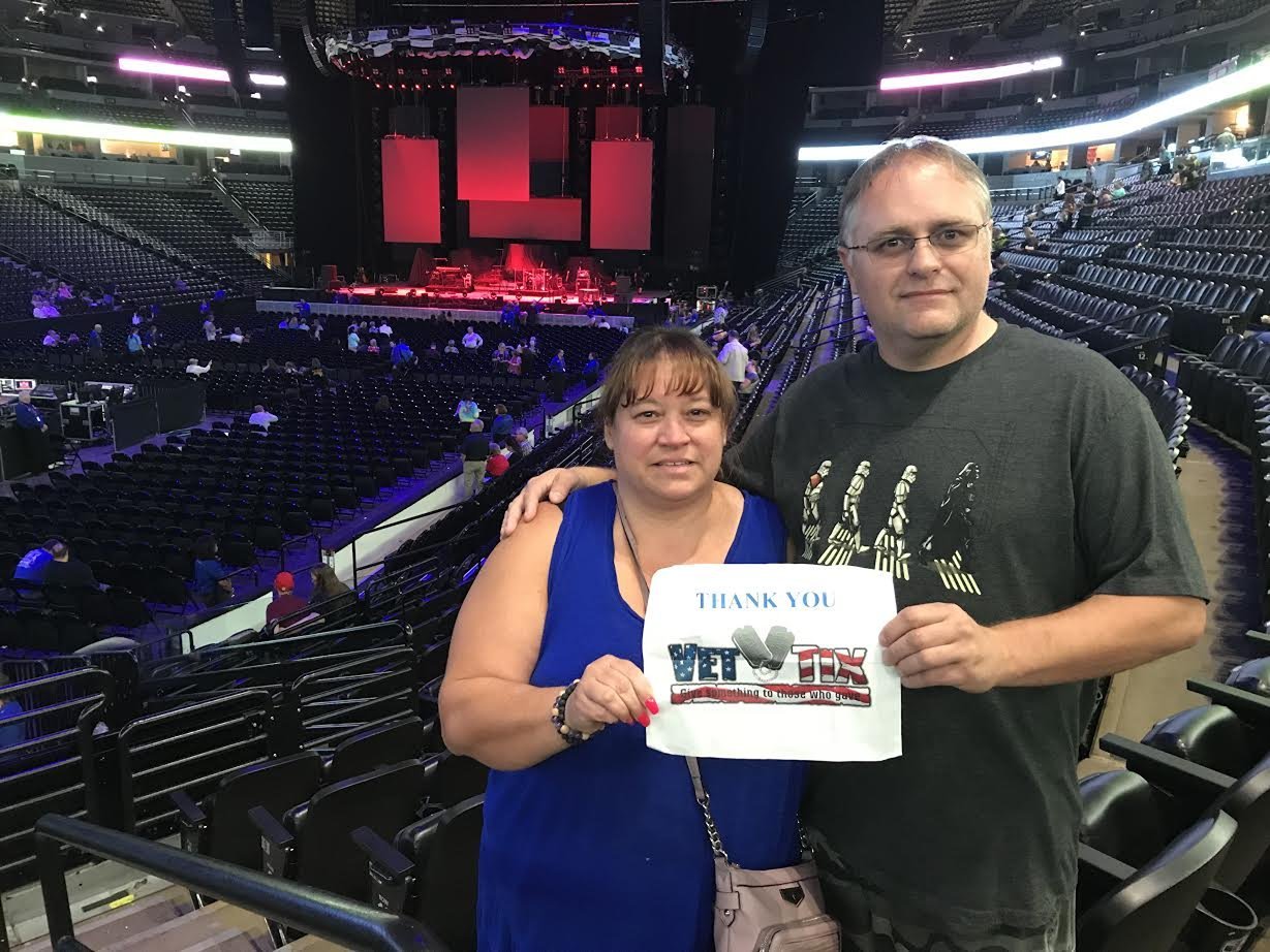 Rod Stewart & Cindi Lauper Live