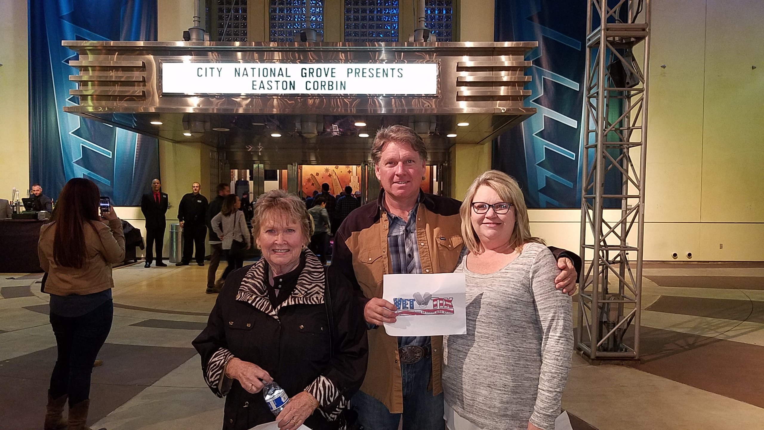 Easton Corbin - a Girl Like You Tour