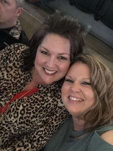 Blake Shelton: Friends & Heroes 2019 - Country