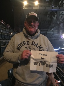 Blake Shelton: Friends & Heroes 2019 - Country
