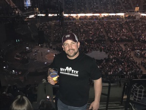 Blake Shelton: Friends & Heroes 2019 - Country