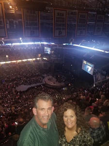 Blake Shelton: Friends & Heroes 2019 - Country