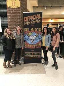 Blake Shelton: Friends & Heroes 2019 - Country