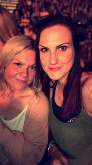 Carrie Underwood: the Cry Pretty Tour 360 - Country