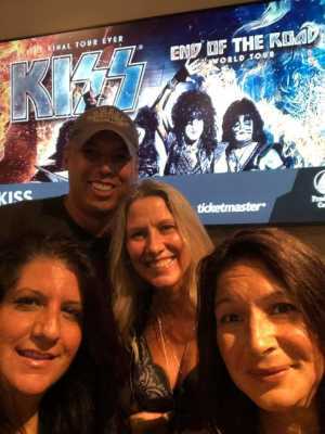 Kiss: End of the Road World Tour - Pop