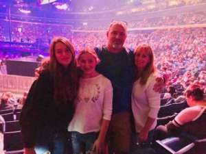 Carrie Underwood - the Cry Pretty Tour 360