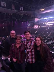 Miranda Lambert: Roadside Bars and Pink Guitars Tour