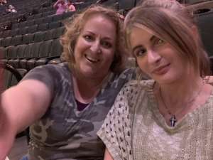 Miranda Lambert: Roadside Bars and Pink Guitars Tour