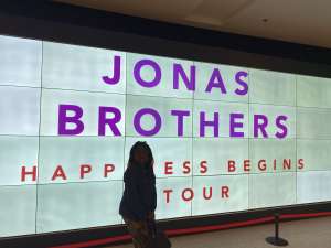 Jonas Brothers: Happiness Begins Tour