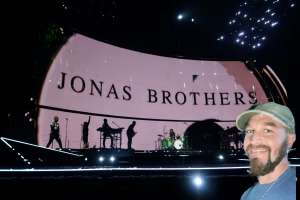 Jonas Brothers: Happiness Begins Tour