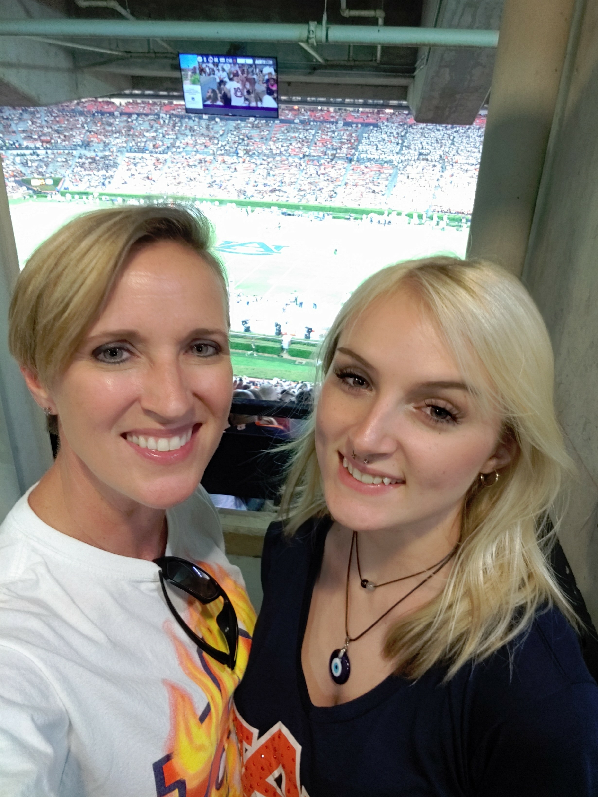 Auburn Tigers vs. Akron Zips - NCAA Football