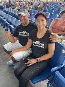 Chicago and Brian Wilson With Al Jardine and Blondie Chaplin