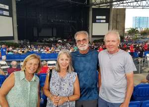 Chicago and Brian Wilson With Al Jardine and Blondie Chaplin