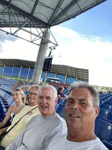 Chicago and Brian Wilson With Al Jardine and Blondie Chaplin