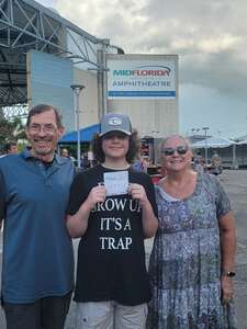 Chicago and Brian Wilson With Al Jardine and Blondie Chaplin