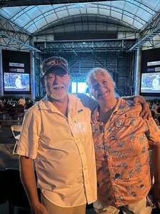 Chicago and Brian Wilson With Al Jardine and Blondie Chaplin