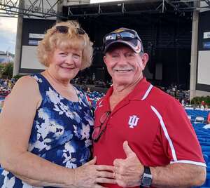 Chicago and Brian Wilson With Al Jardine and Blondie Chaplin