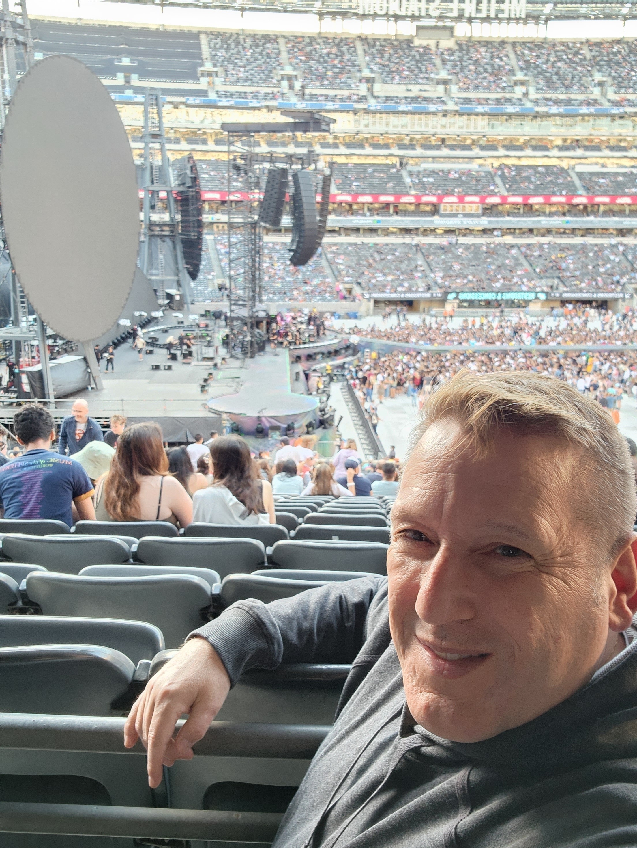 Coldplay - Music of the Spheres World Tour