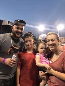 Thomas Rhett: Bring the Bar to You Tour