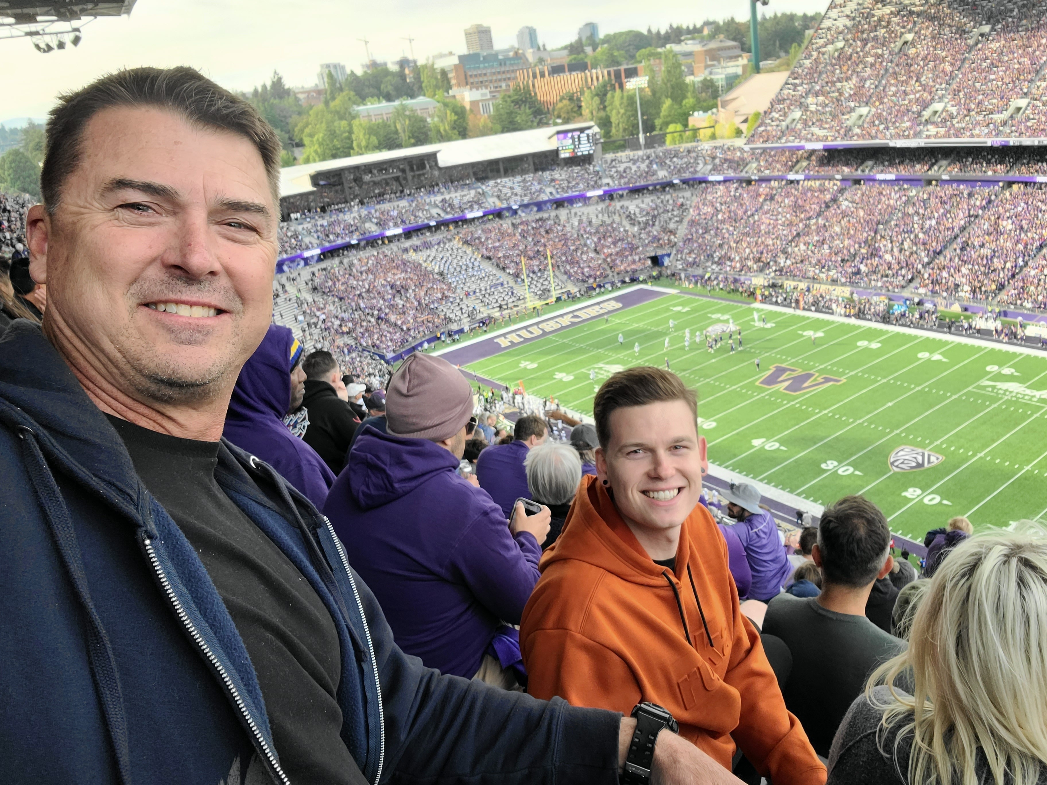 Washington Huskies - NCAA Football vs Michigan State University