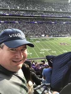 Washington Huskies - NCAA Football vs Michigan State University