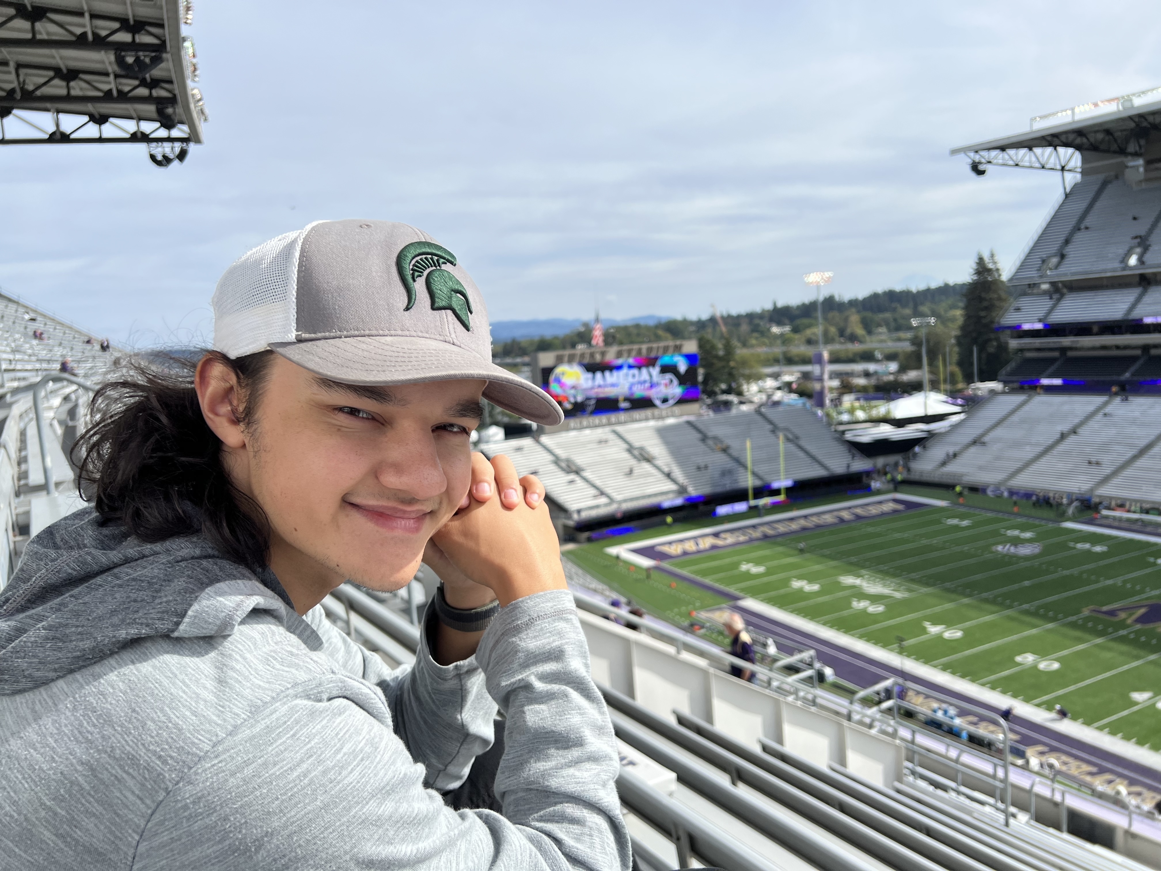Washington Huskies - NCAA Football vs Michigan State University