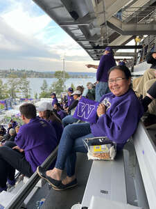 Washington Huskies - NCAA Football vs Michigan State University