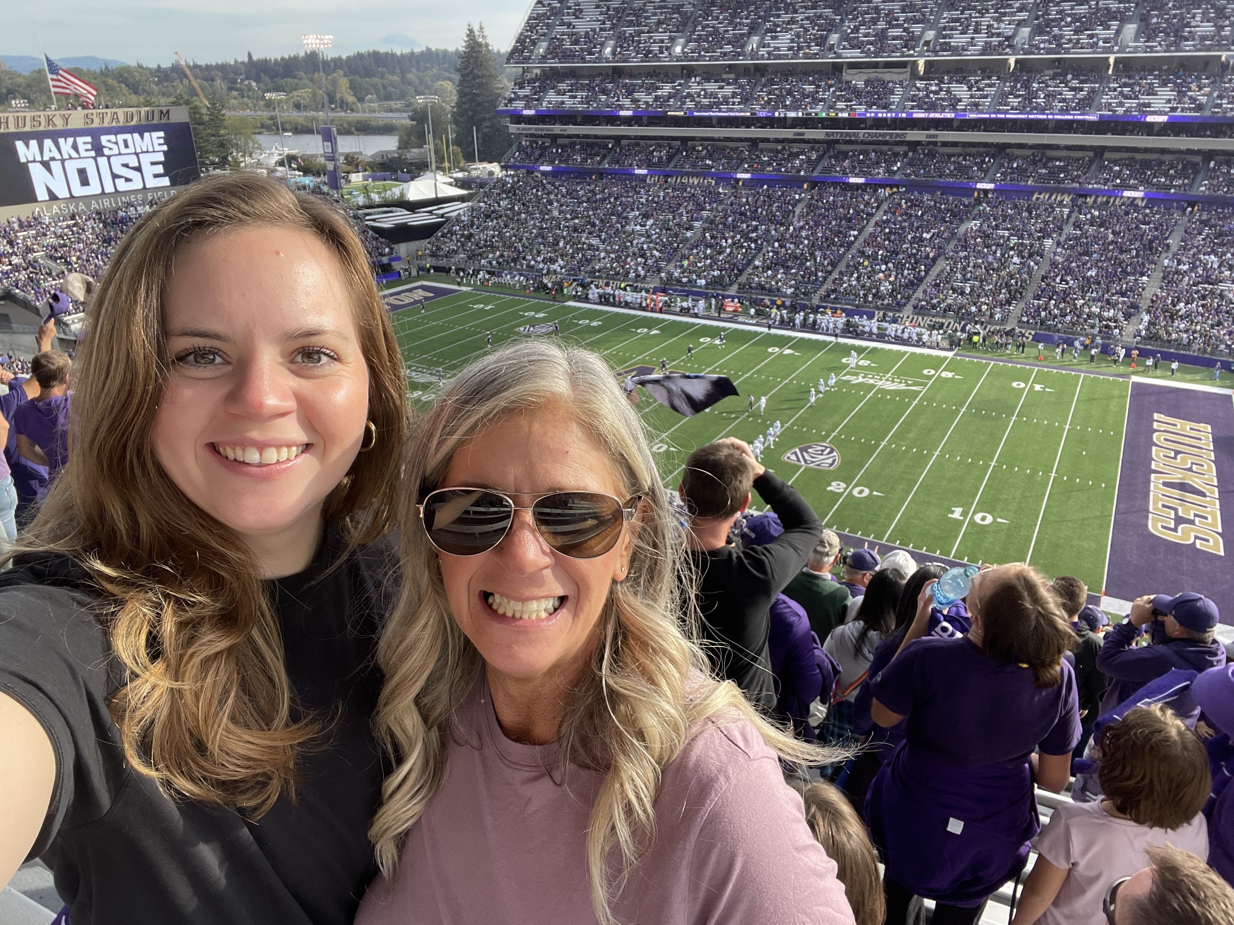 Washington Huskies - NCAA Football vs Michigan State University