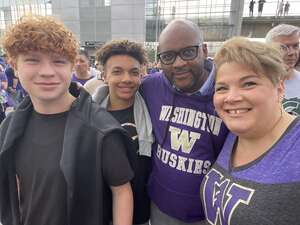 Washington Huskies - NCAA Football vs Michigan State University