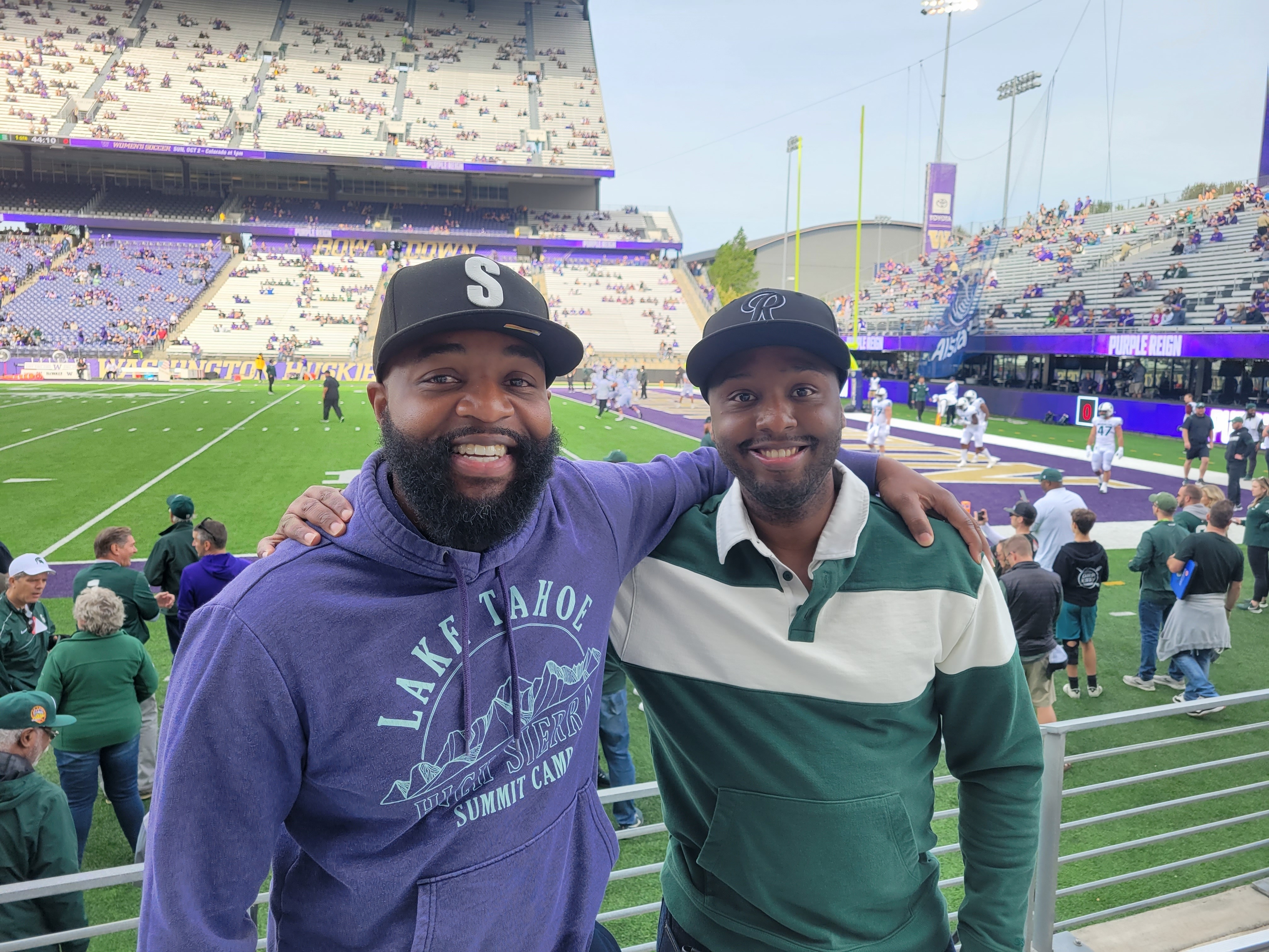 Washington Huskies - NCAA Football vs Michigan State University