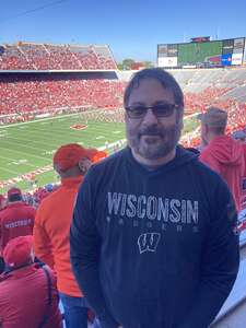 Wisconsin-Madison Badgers - NCAA Football vs Illinois Fighting Illini