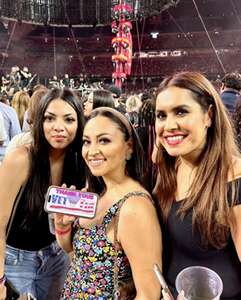 Ed Sheeran: +-=/x Tour