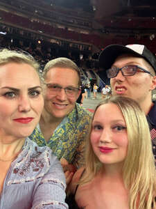 Ed Sheeran: +-=/x Tour