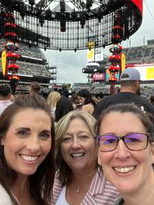 Ed Sheeran: +-=/x Tour