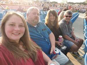 Dierks Bentley: Gravel & Gold Tour