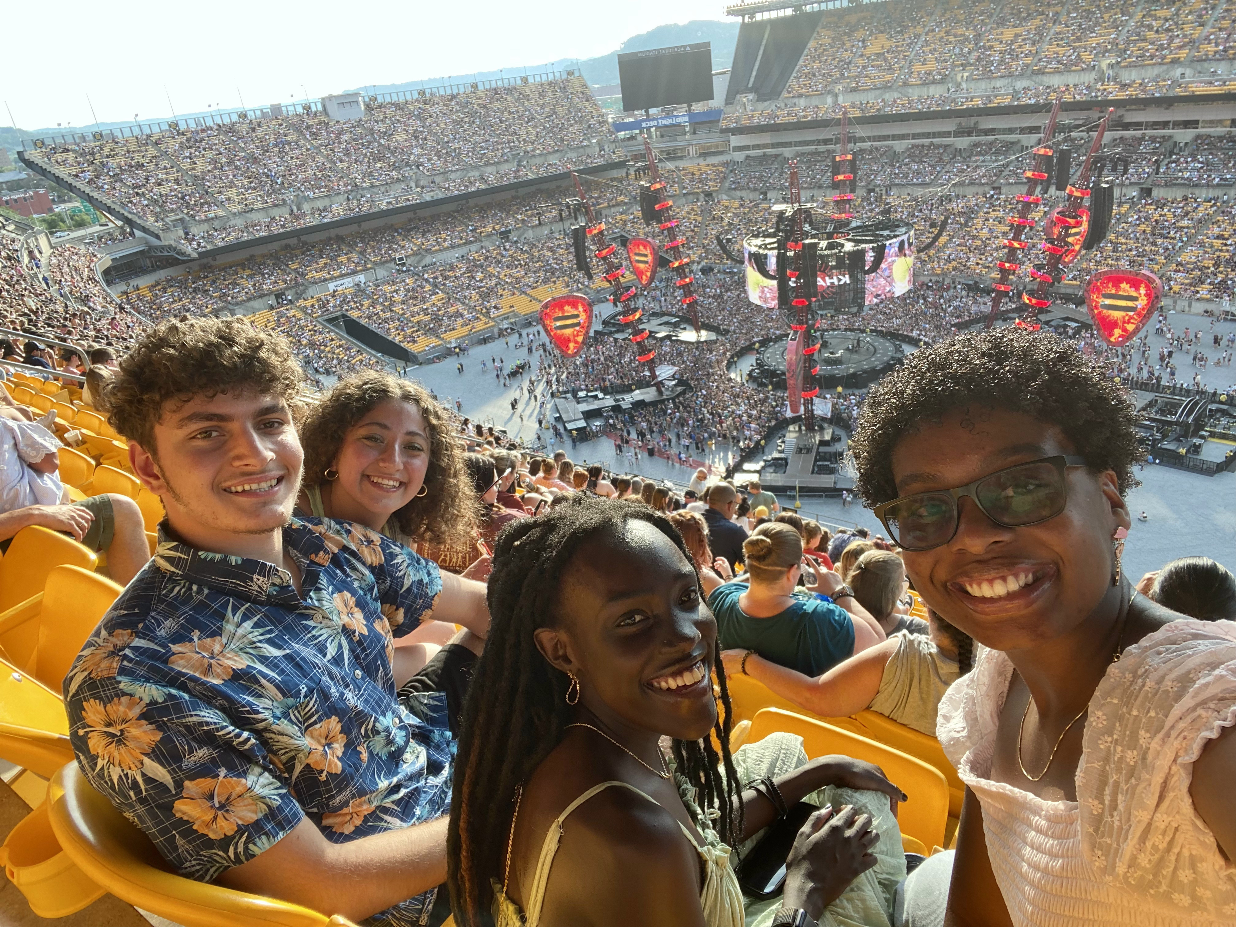 Ed Sheeran: +-=/x Tour