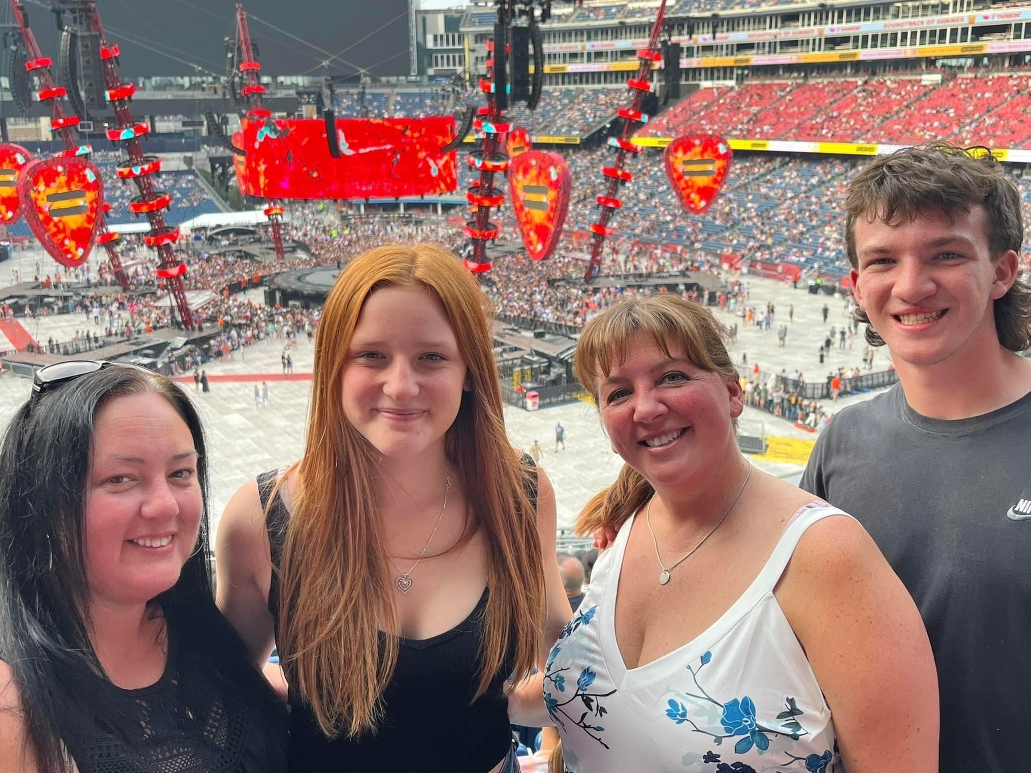 Ed Sheeran: +-=/x Tour