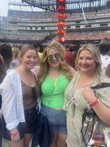 Ed Sheeran: +-=/x Tour