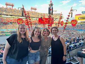 Ed Sheeran: +-=/x Tour