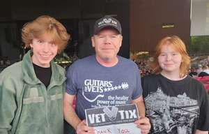 The Smashing Pumpkins: the World is a Vampire Tour