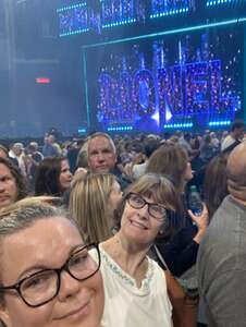 Lionel Richie and Earth, Wind & Fire - Sing a Song All Night Long