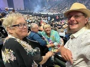 Lionel Richie and Earth, Wind & Fire - Sing a Song All Night Long