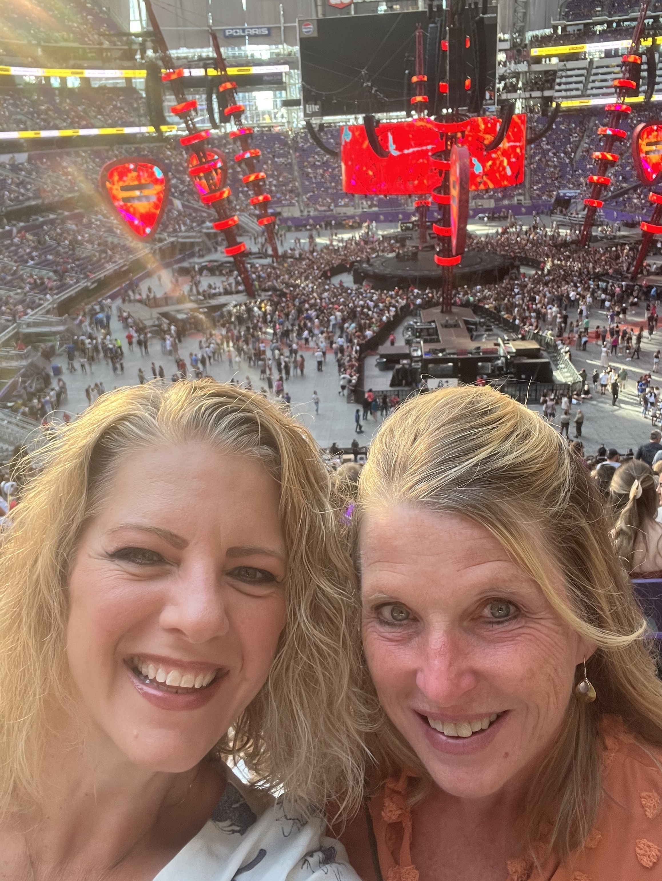 Ed Sheeran: +-=? X Tour