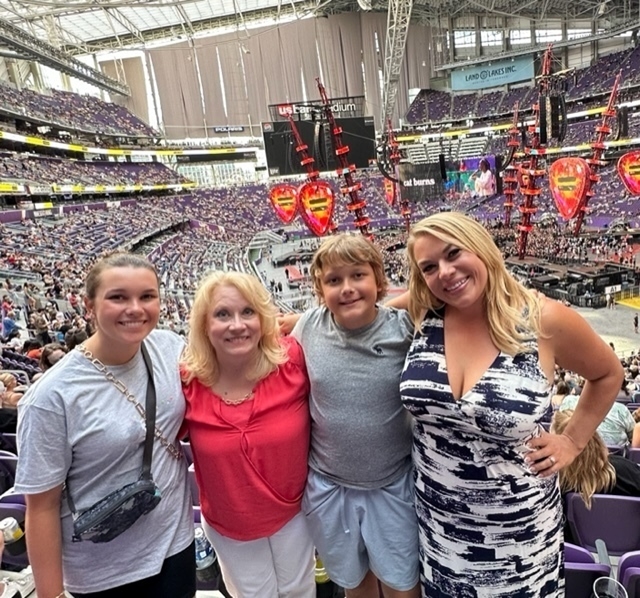 Ed Sheeran: +-=? X Tour